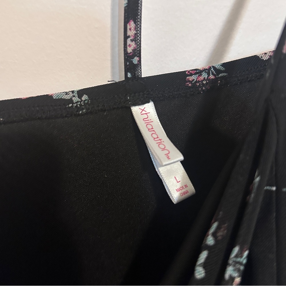 Black floral mesh flowy romper - Picture 4 of 5